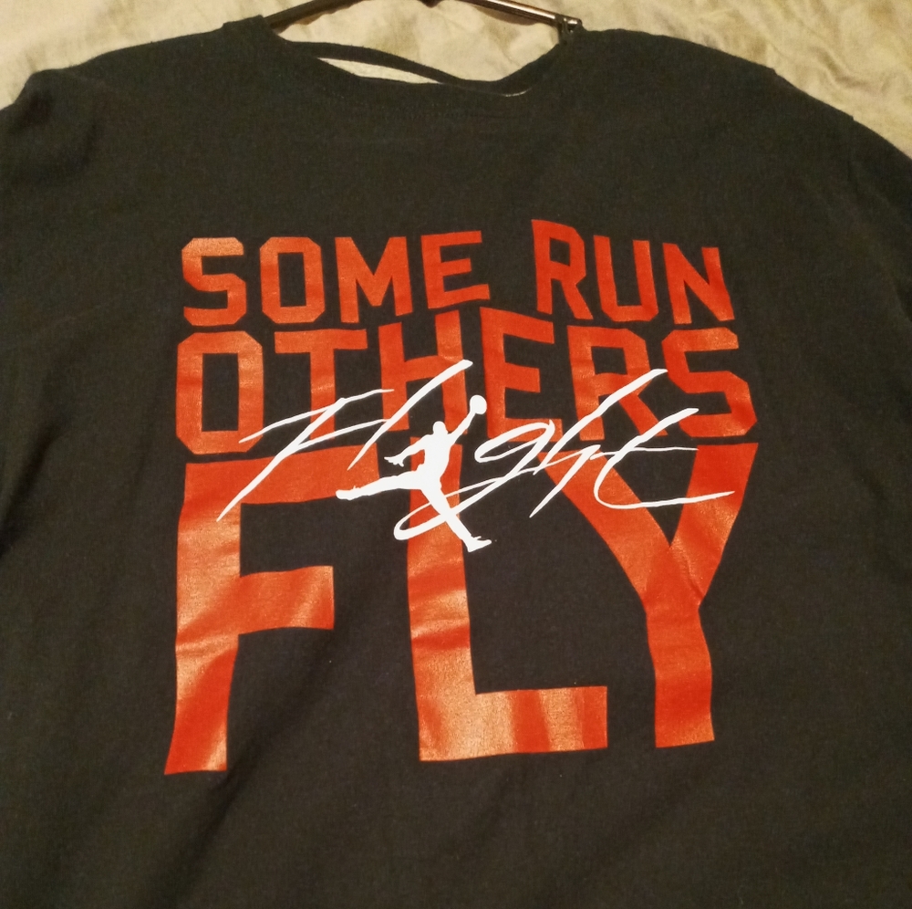 JORDAN "SOME RUN OTHERS FLY" Flight SHIRT